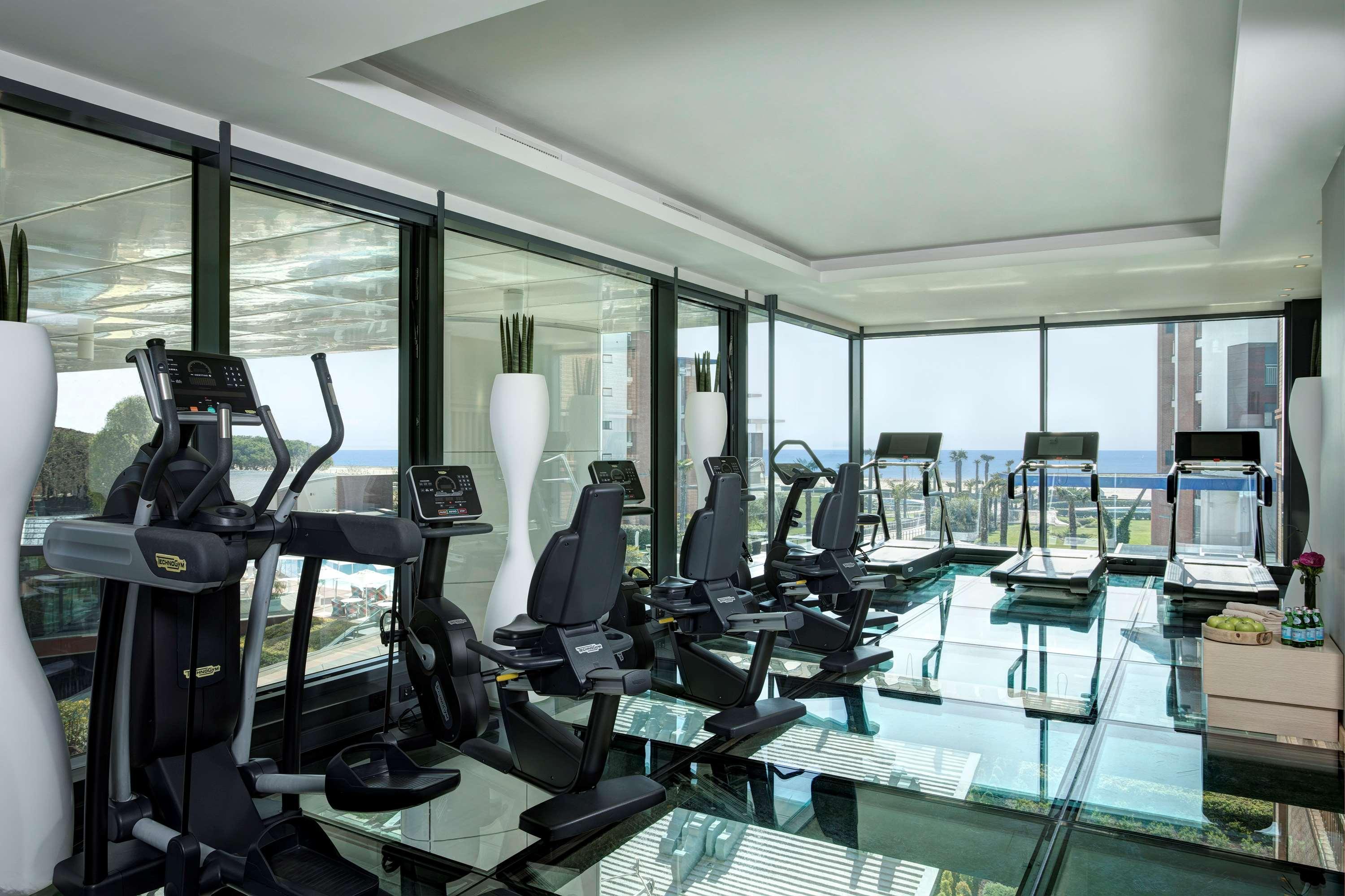 Almar Jesolo Resort & Spa Esterno foto The gym at the hotel