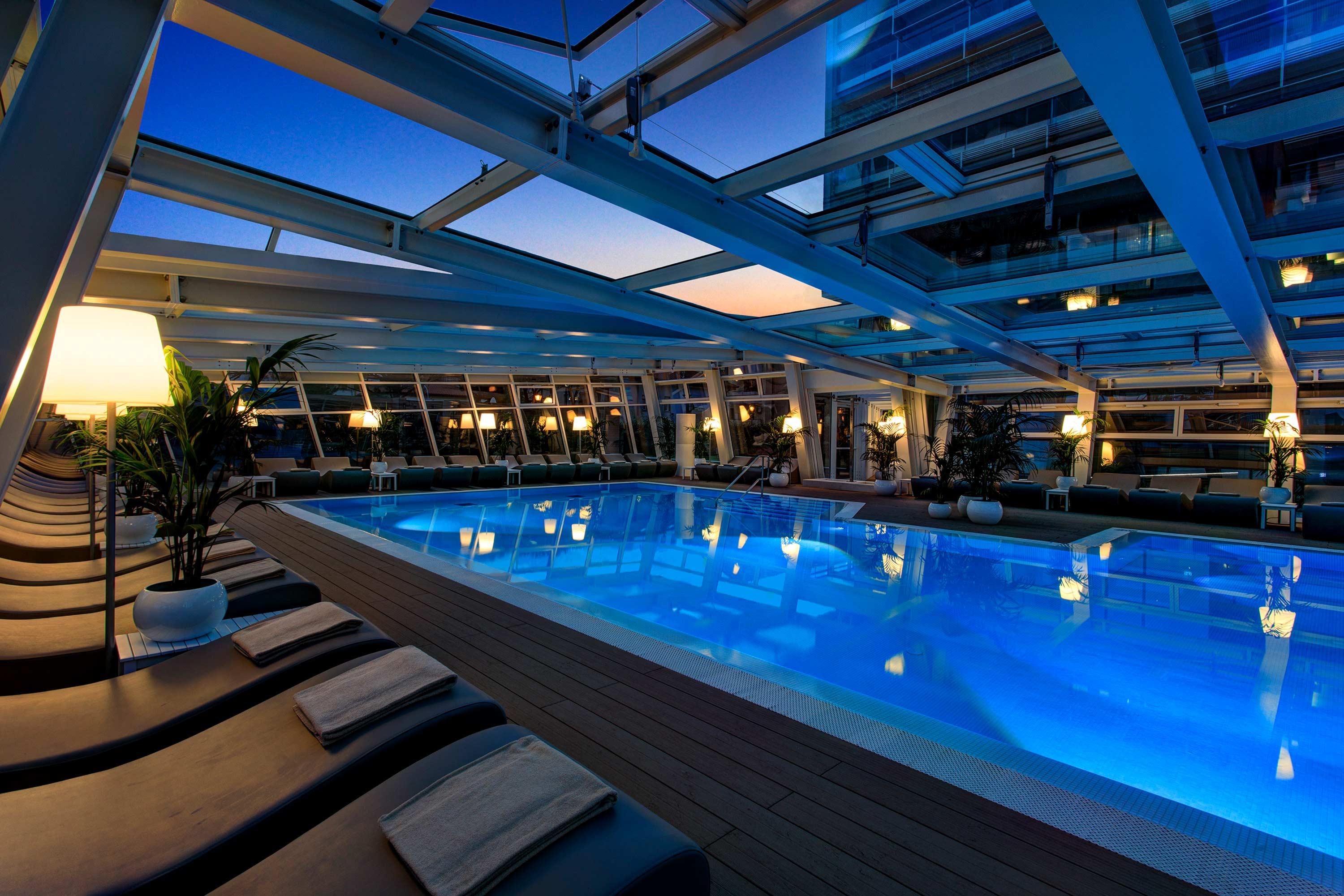 Almar Jesolo Resort & Spa Esterno foto The pool at the Sky Bar
