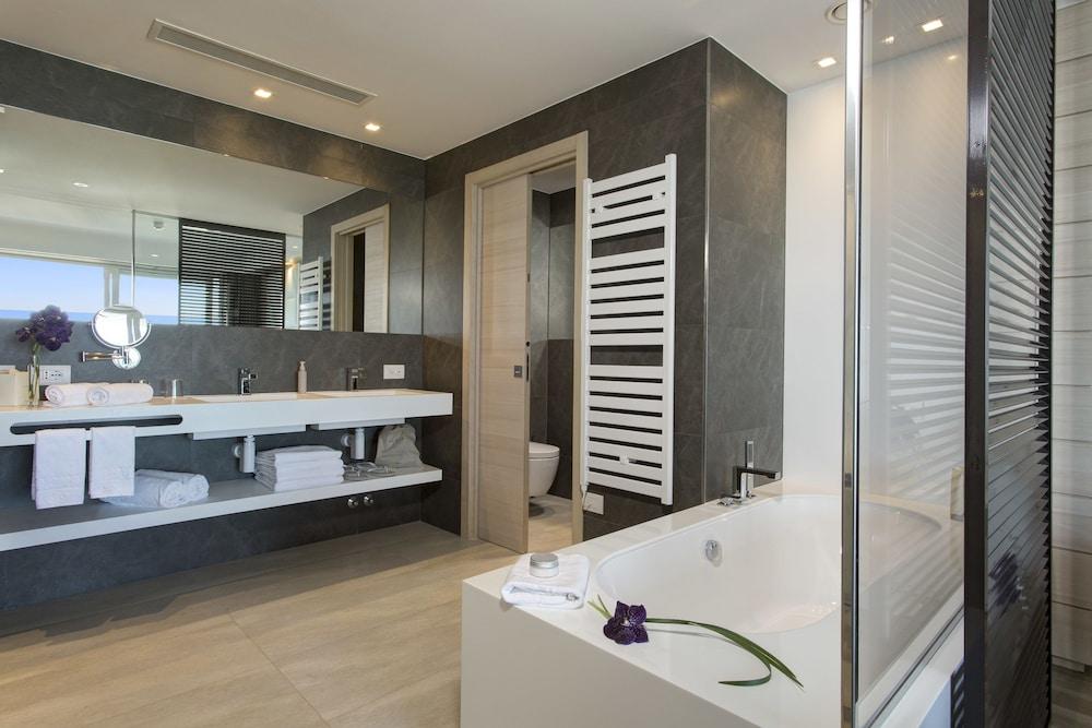 Almar Jesolo Resort & Spa Esterno foto Bathroom